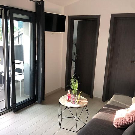 Apartments Jaki 茨里克韦尼察 客房 照片