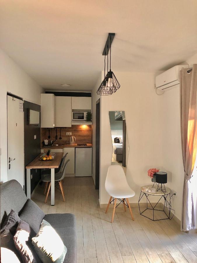 Apartments Jaki 茨里克韦尼察 外观 照片