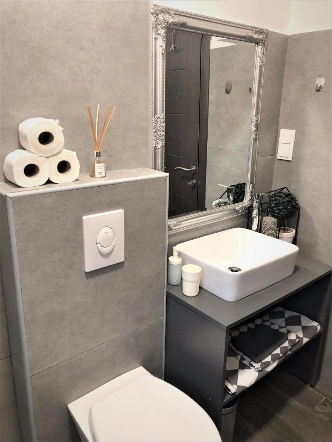 Apartments Jaki 茨里克韦尼察 外观 照片